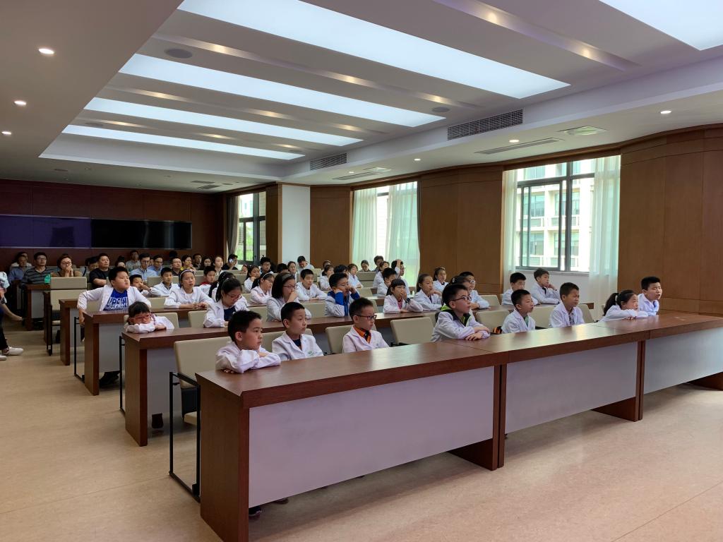 http://biotech.jiangnan.edu.cn/__local/8/FD/65/257AC3AA3462E33AE3C5086555E_77A83B23_170F3.jpg